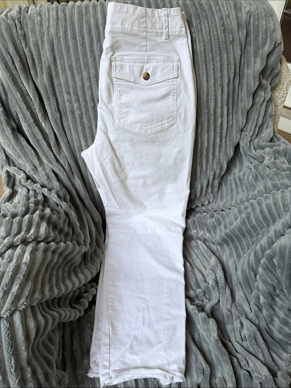 Banana Republic White Cotton Cargo Pocket Pants - Picture 7 of 7